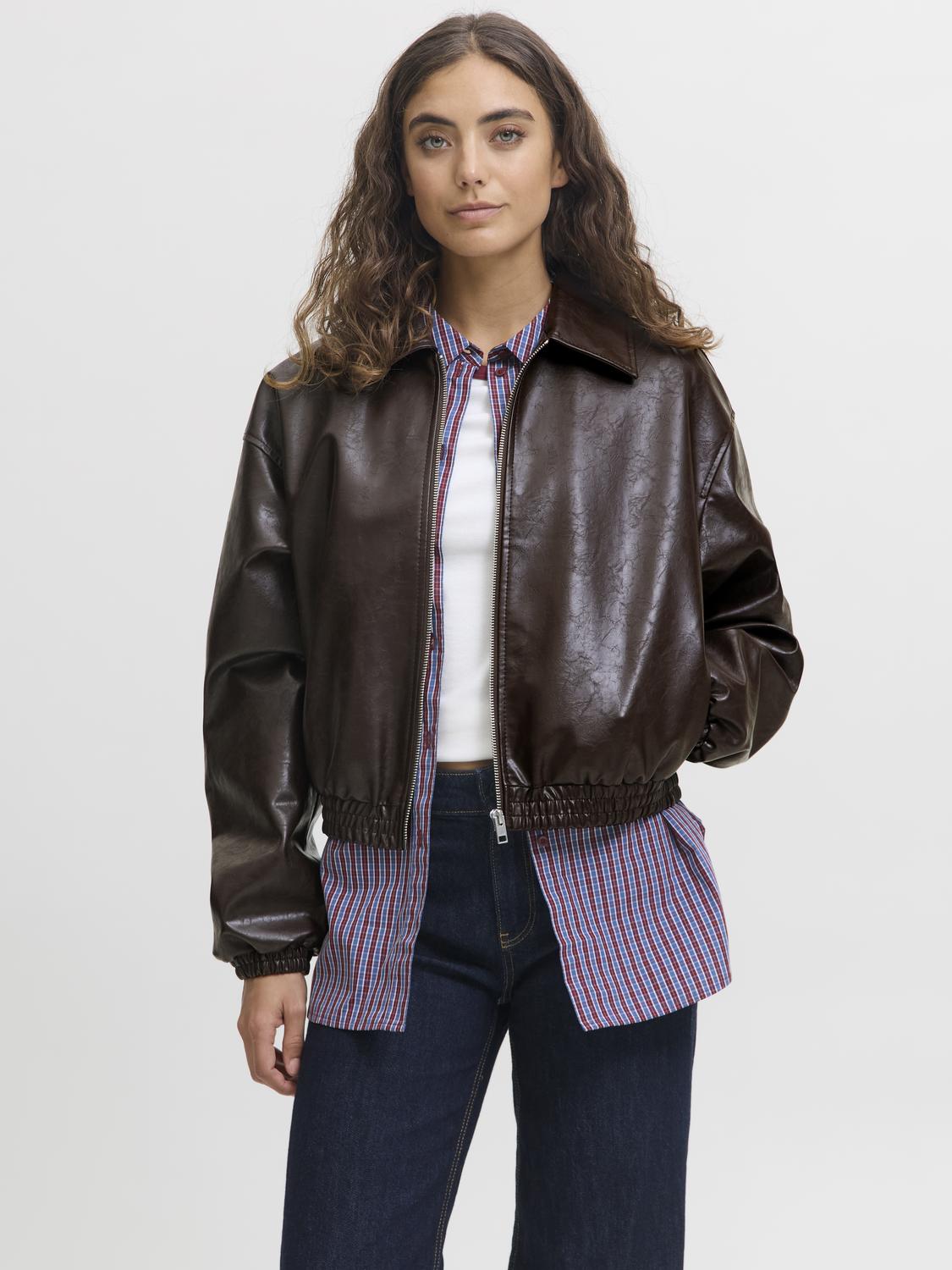 model_shot-front